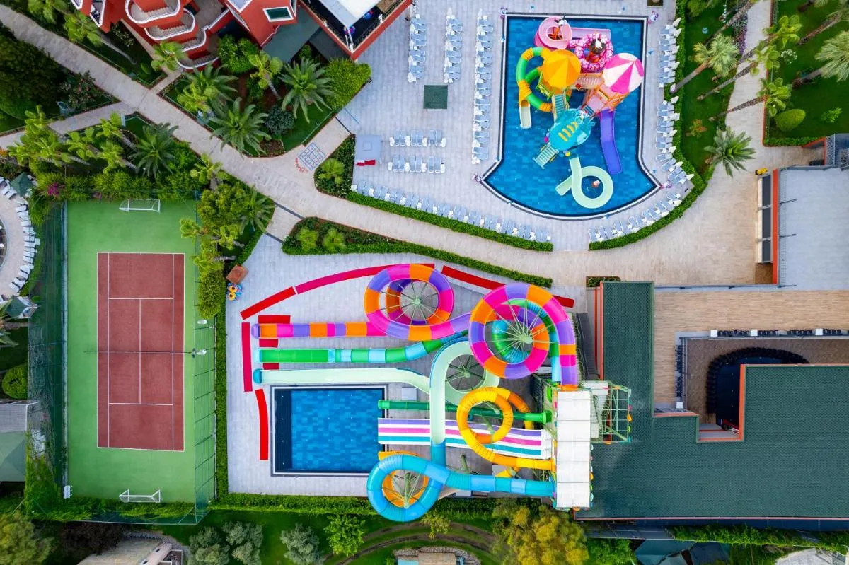 دلفين ديلوكس ريزورت أوكورجلار — صورة 4