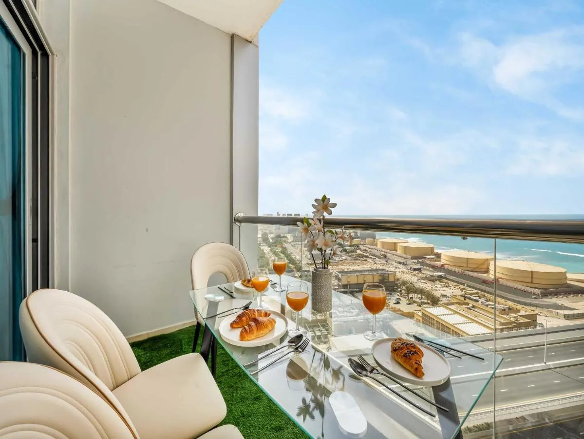 Luxurious 2BR Stay Marina View