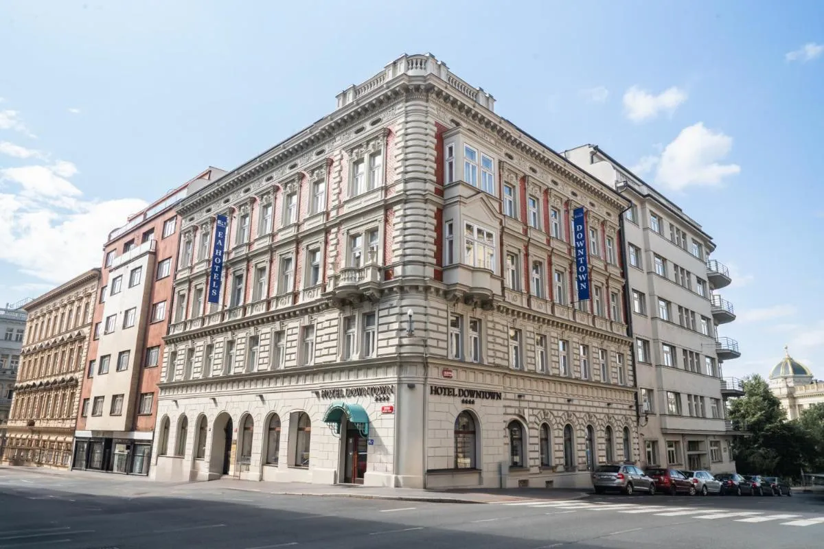 ي داون تاون