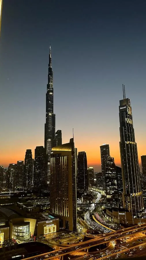 Luxury Stay Burj Views and Direct Dubai Mall Access - دبي، الإمارات