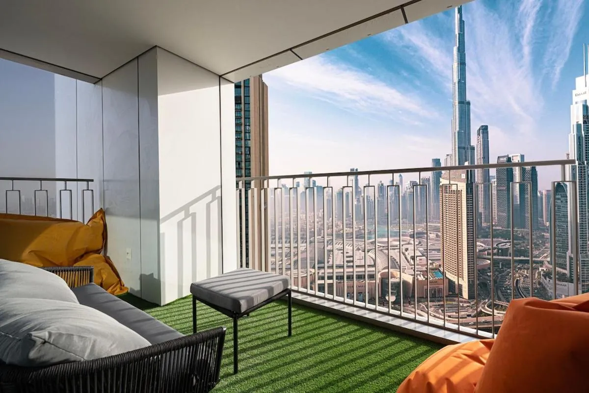 ⁨Luxury Stay Burj Views and Direct Dubai Mall Access⁩ — صورة 2