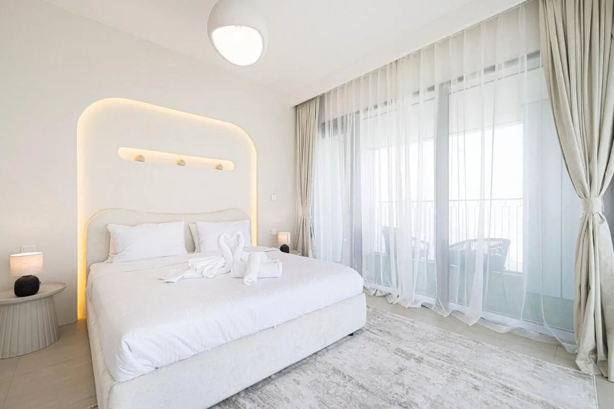 ⁨Luxury Stay Burj Views and Direct Dubai Mall Access⁩ — صورة 9
