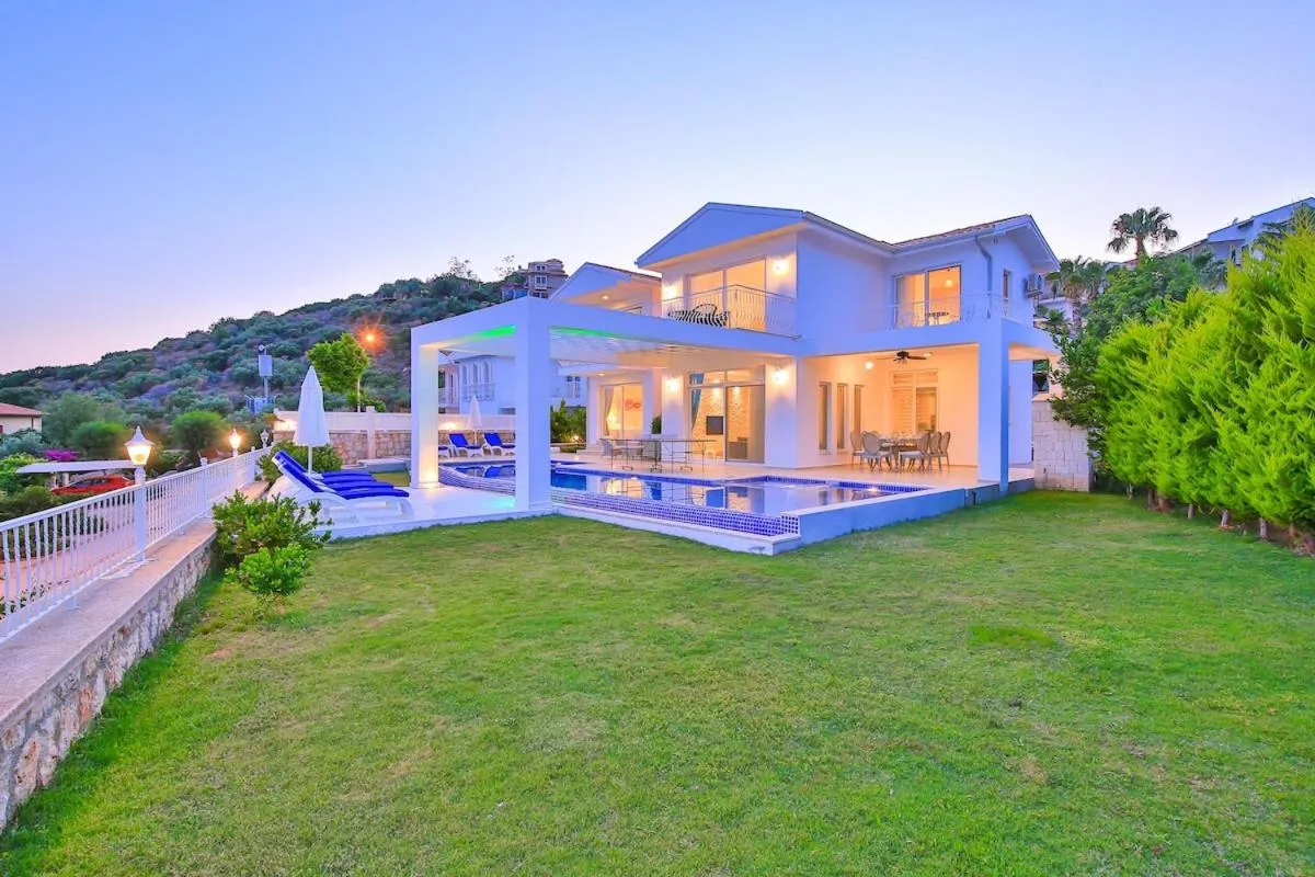 فيلا رüيا كاس,ذا بينينسولا ويته لاون غاردن - Kas، تركيا