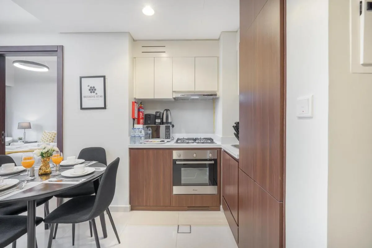 ⁨Burj View - Chic 2BR - 5min Dubai mall Canal⁩ — صورة 39
