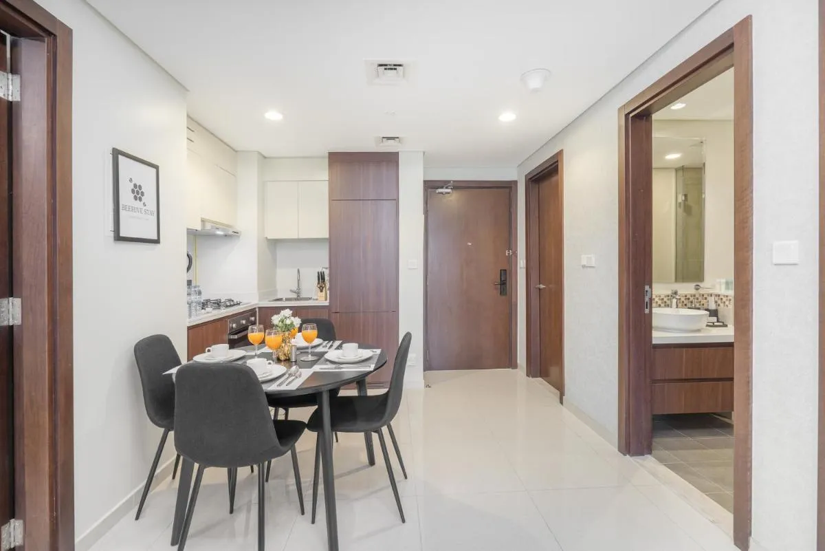 ⁨Burj View - Chic 2BR - 5min Dubai mall Canal⁩ — صورة 21