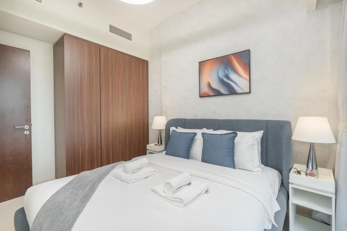 ⁨Burj View - Chic 2BR - 5min Dubai mall Canal⁩ — صورة 15