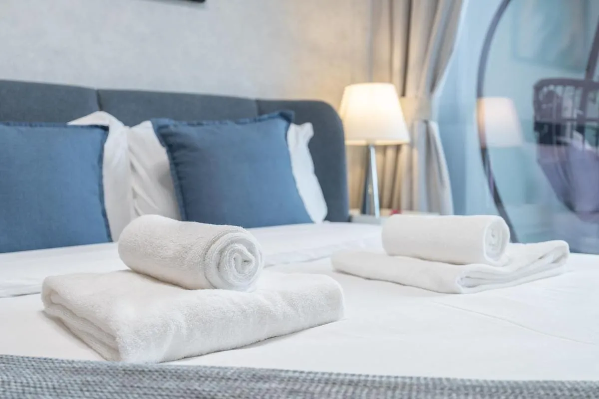 ⁨Burj View - Chic 2BR - 5min Dubai mall Canal⁩ — صورة 18