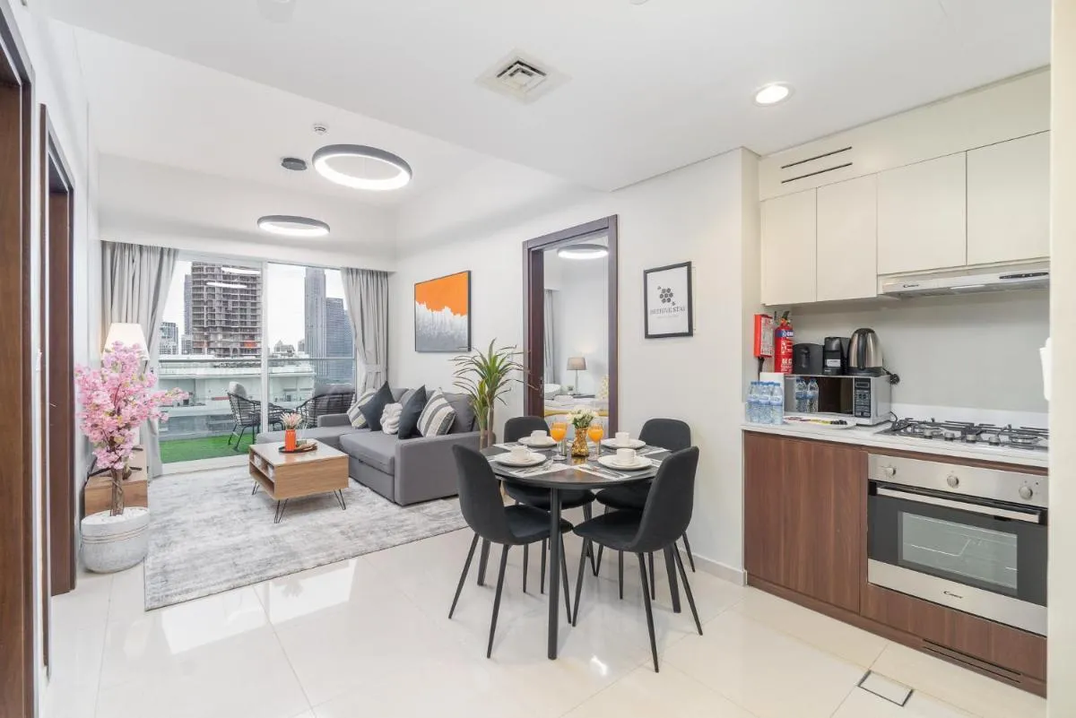 Burj View - Chic 2BR - 5min Dubai mall Canal — صورة 2