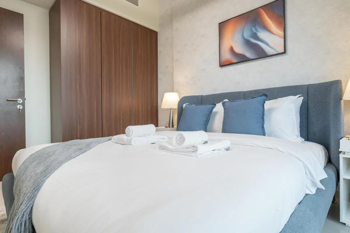 ⁨Burj View - Chic 2BR - 5min Dubai mall Canal⁩ — صورة 27