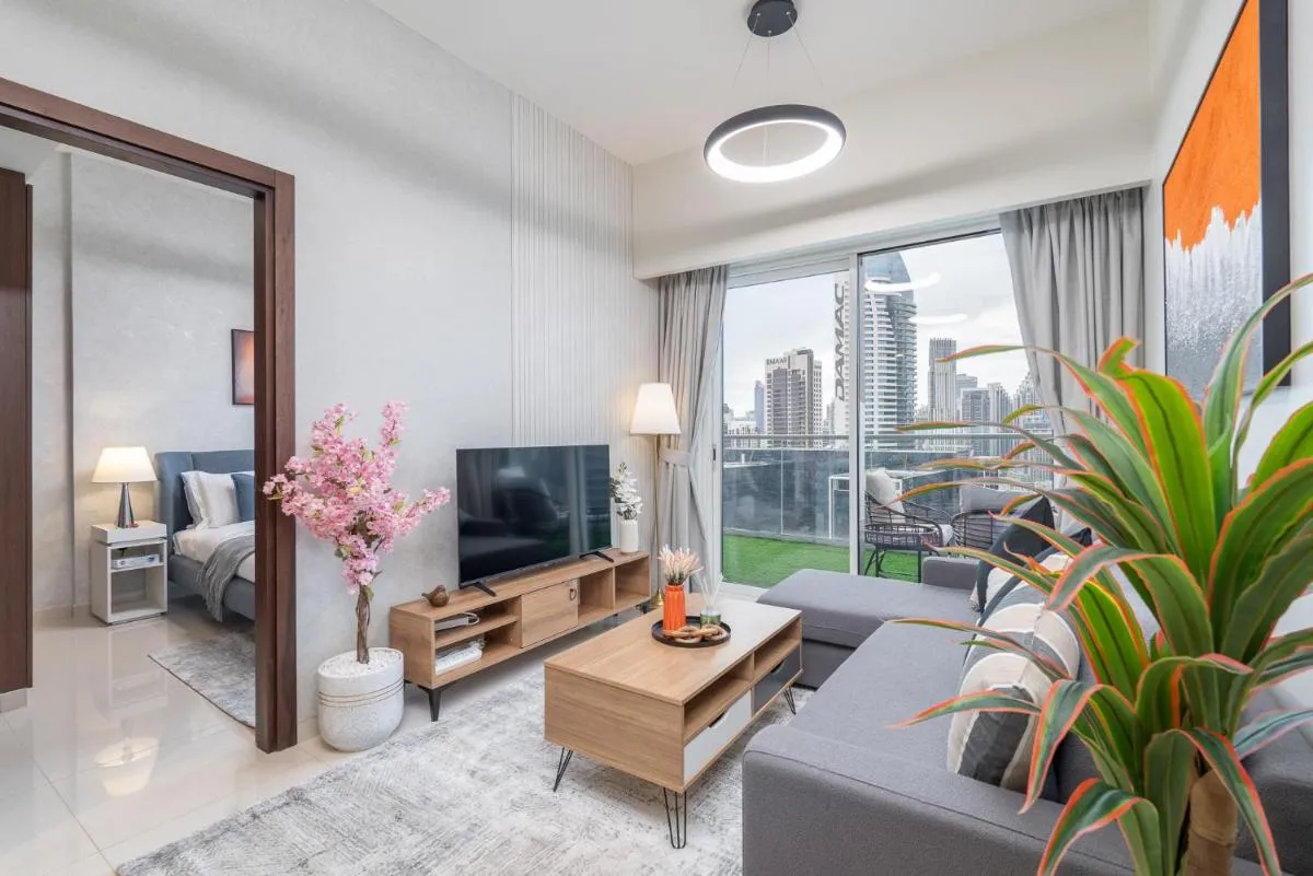 ⁨Burj View - Chic 2BR - 5min Dubai mall Canal⁩ — صورة 49