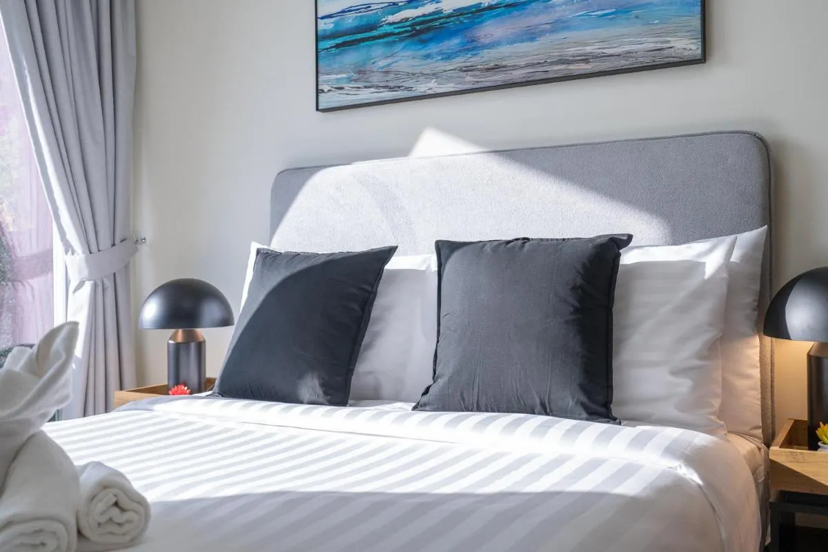 ⁨Stunning Burj View - Cozy 2BR - 5 min Dubai Mall⁩ — صورة 38