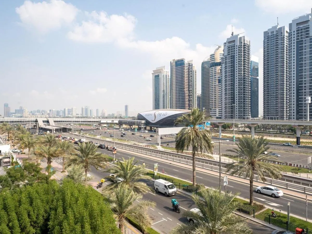 ⁨Amiqa Homes Dubai Marina⁩ — صورة 2