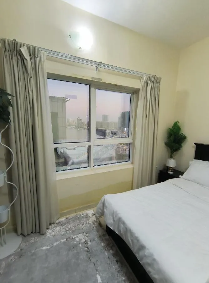 Spacious Fully Furnished Elegant Flat in Dubai — صورة 3