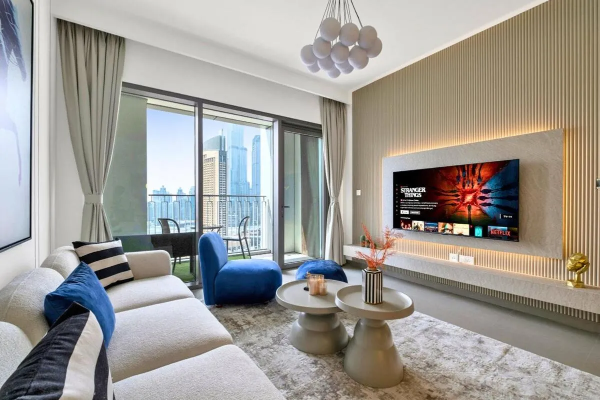 ⁨Vibrant Luxe Burj Khalifa Views-Dubai Mall Access by Maxx Value Homes⁩ — صورة 2