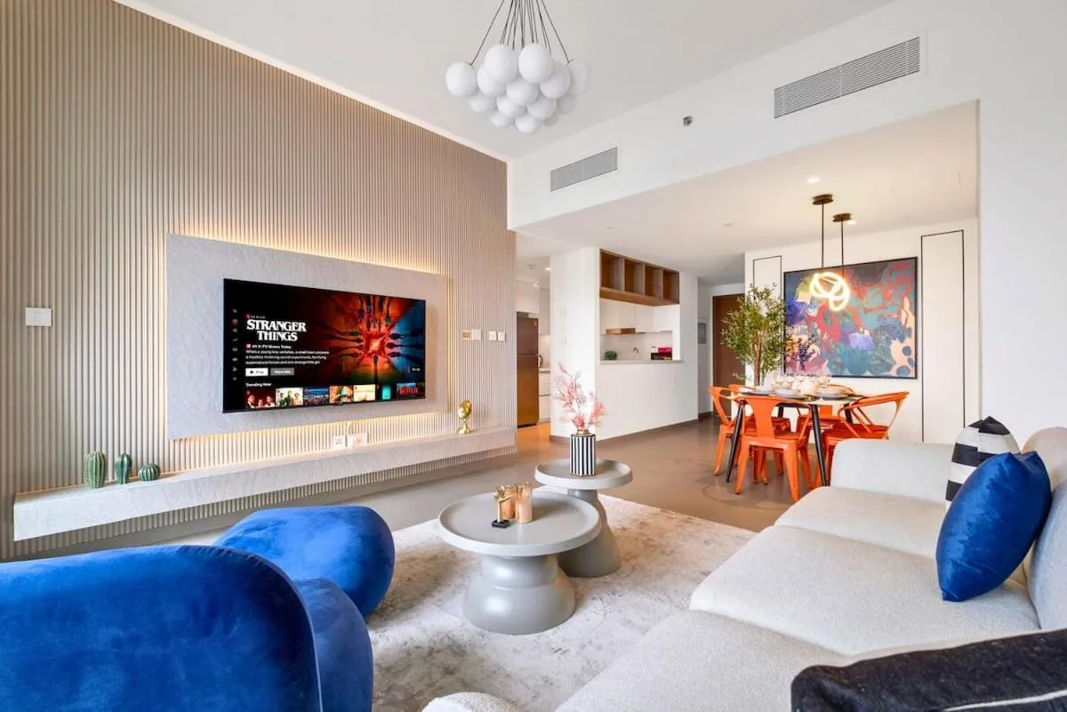 ⁨Vibrant Luxe Burj Khalifa Views-Dubai Mall Access by Maxx Value Homes⁩ — صورة 7