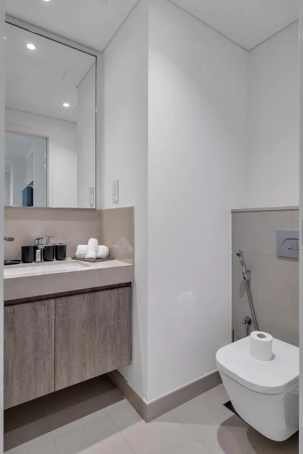 ⁨Vibrant Luxe Burj Khalifa Views-Dubai Mall Access by Maxx Value Homes⁩ — صورة 45