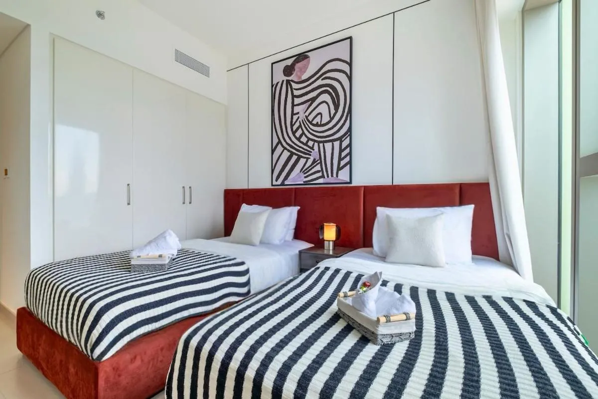 ⁨Vibrant Luxe Burj Khalifa Views-Dubai Mall Access by Maxx Value Homes⁩ — صورة 22