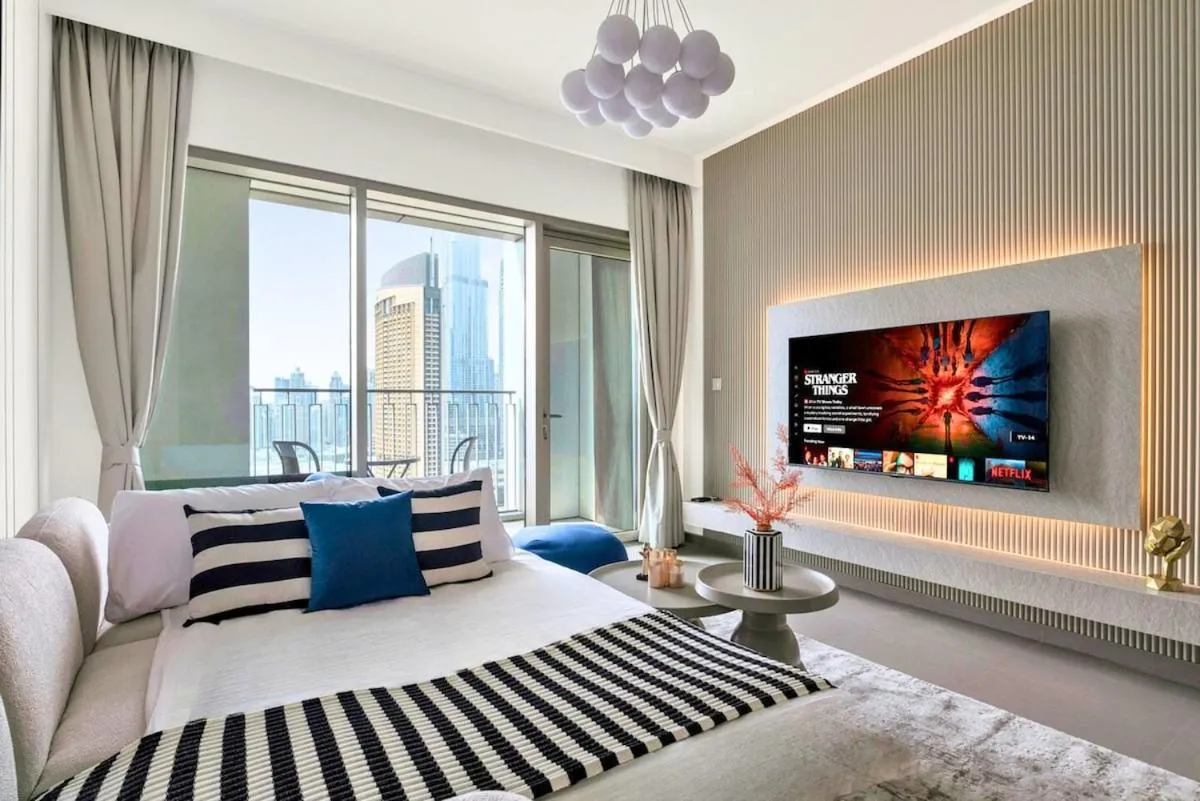 ⁨Vibrant Luxe Burj Khalifa Views-Dubai Mall Access by Maxx Value Homes⁩ — صورة 25