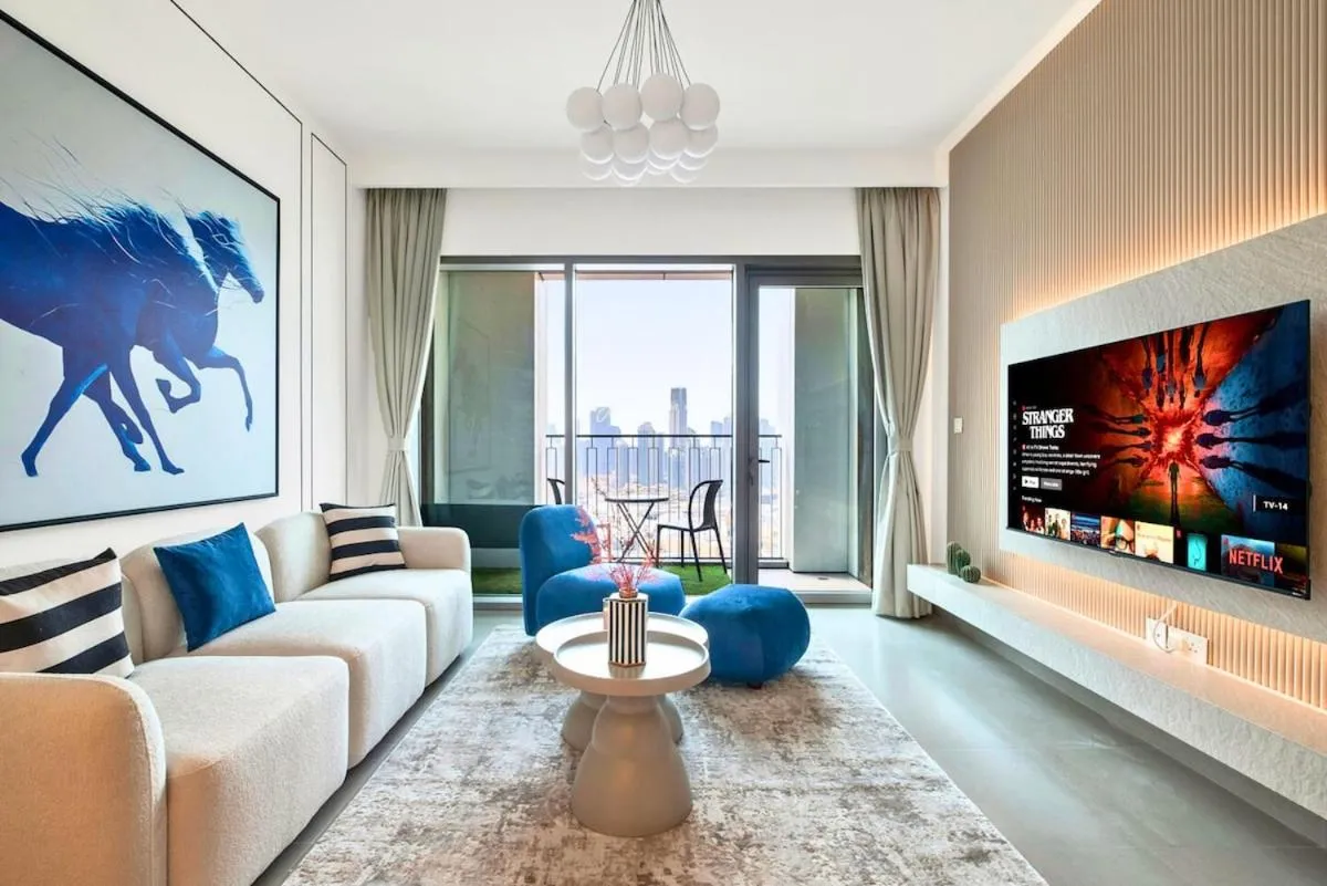 ⁨Vibrant Luxe Burj Khalifa Views-Dubai Mall Access by Maxx Value Homes⁩ — صورة 13