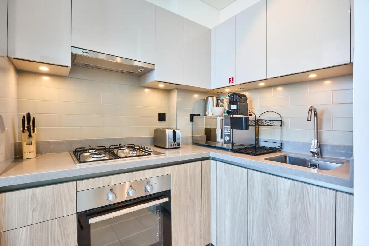 ⁨STAY BY LATINEM Luxury 1BR Holiday Home W 3516 Near Burj Khalifa⁩ — صورة 18