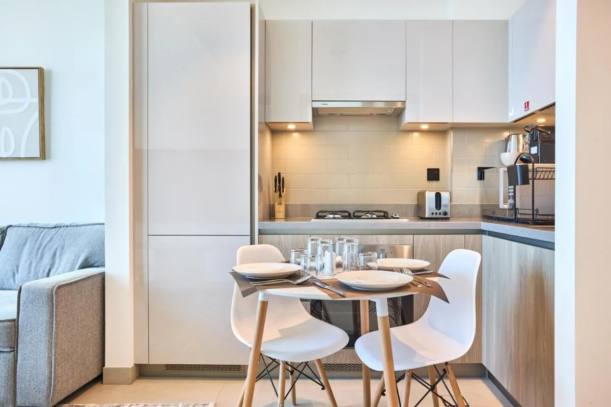 ⁨STAY BY LATINEM Luxury 1BR Holiday Home W 3516 Near Burj Khalifa⁩ — صورة 22