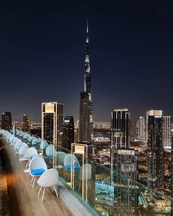 ⁨Sky Suite 1 Bedroom Apartment with Infinity Rooftop Pool and Dubais Ultimate Skyline View at Paramount Midtown⁩ — صورة 37