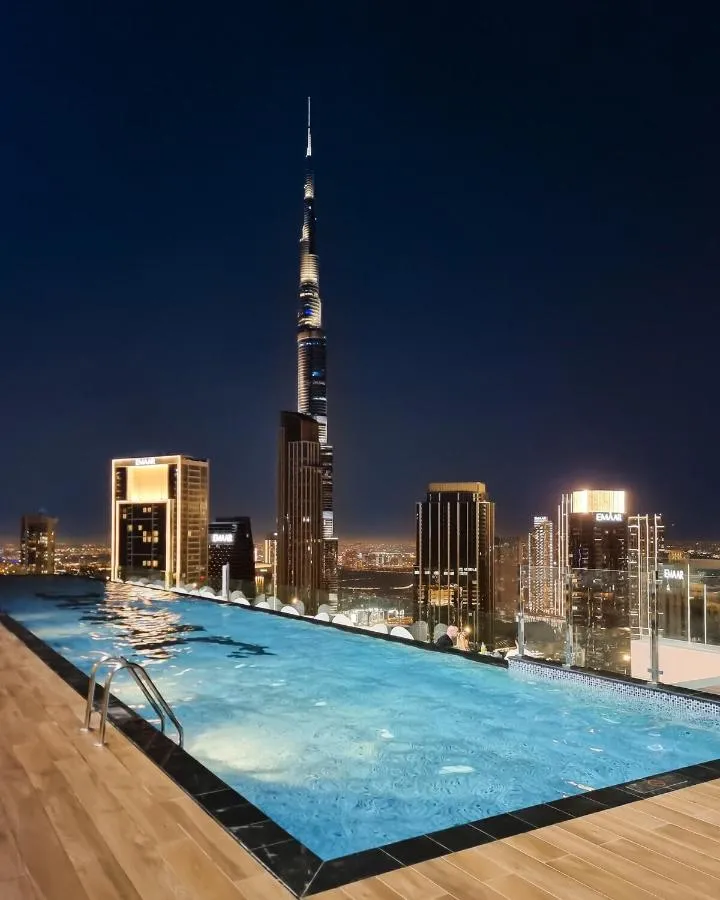 ⁨Sky Suite 1 Bedroom Apartment with Infinity Rooftop Pool and Dubais Ultimate Skyline View at Paramount Midtown⁩ — صورة 33