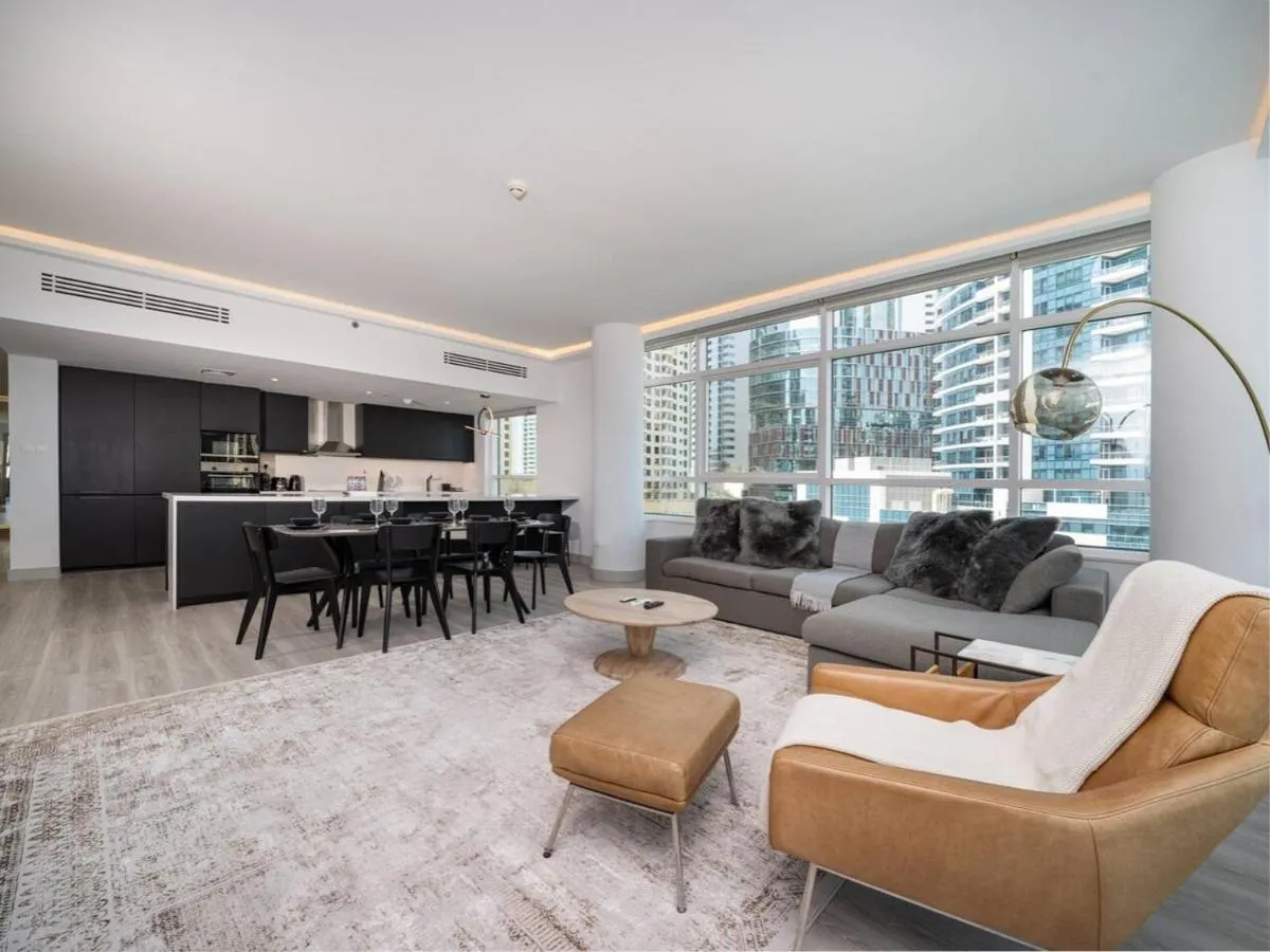 Waterfront Dubai Marina 3-Bedroom Sanctuary — صورة 3