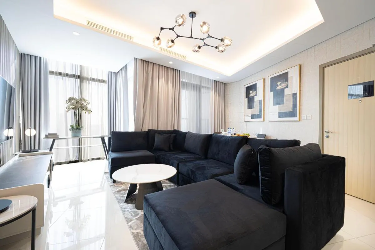 ⁨Sky Suite 1 Bedroom Apartment with Infinity Rooftop Pool and Dubais Ultimate Skyline View at Paramount Midtown⁩ — صورة 16