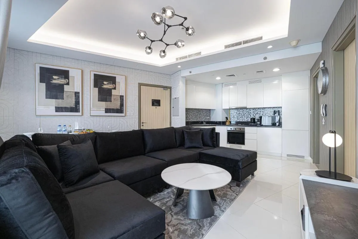 Sky Suite 1 Bedroom Apartment with Infinity Rooftop Pool and Dubais Ultimate Skyline View at Paramount Midtown — صورة 4