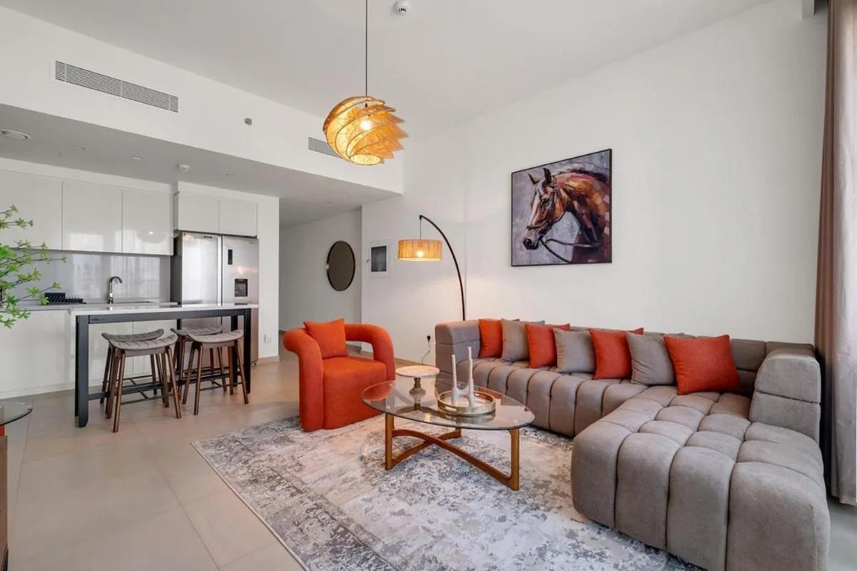 ⁨Elegant 2BR by Dubai Mall⁩ — صورة 5