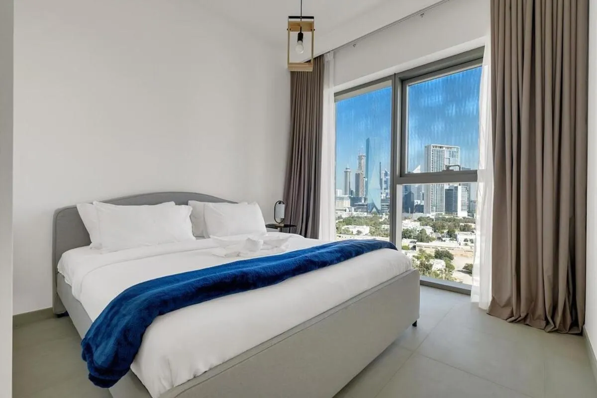 ⁨Elegant 2BR by Dubai Mall⁩ — صورة 7