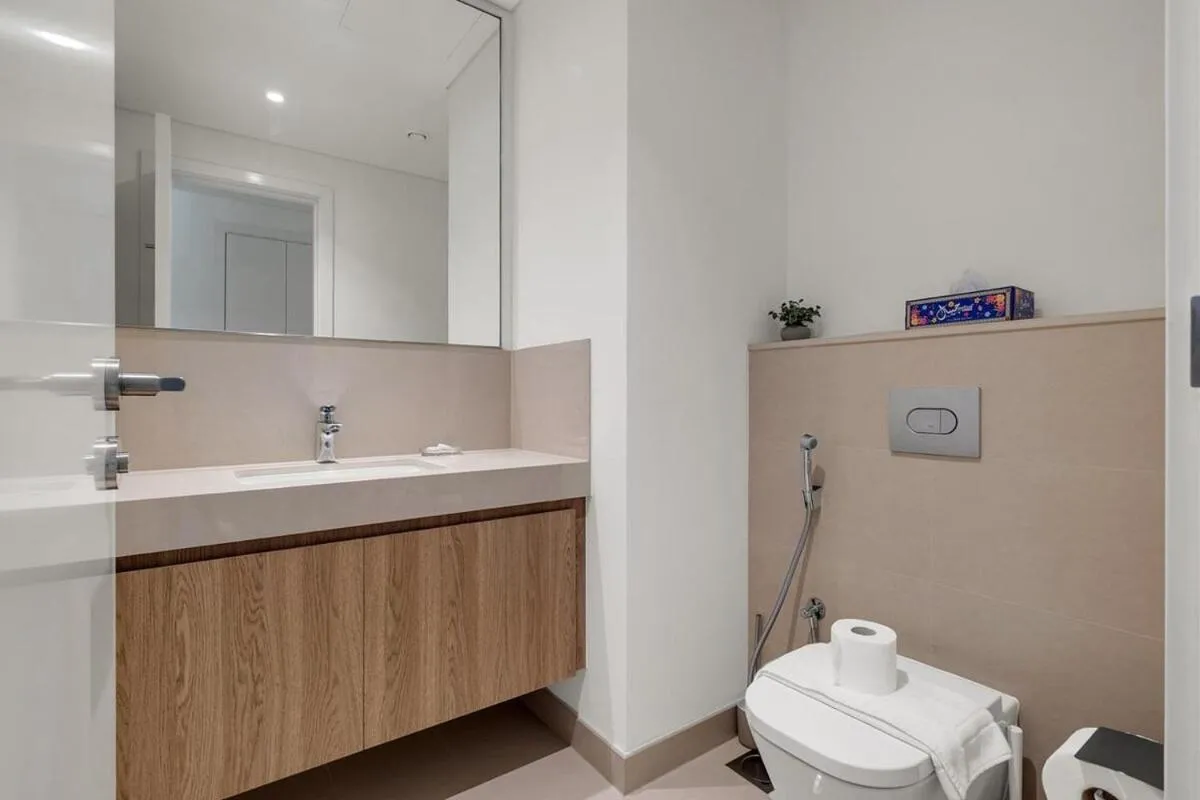 ⁨Elegant 2BR by Dubai Mall⁩ — صورة 11