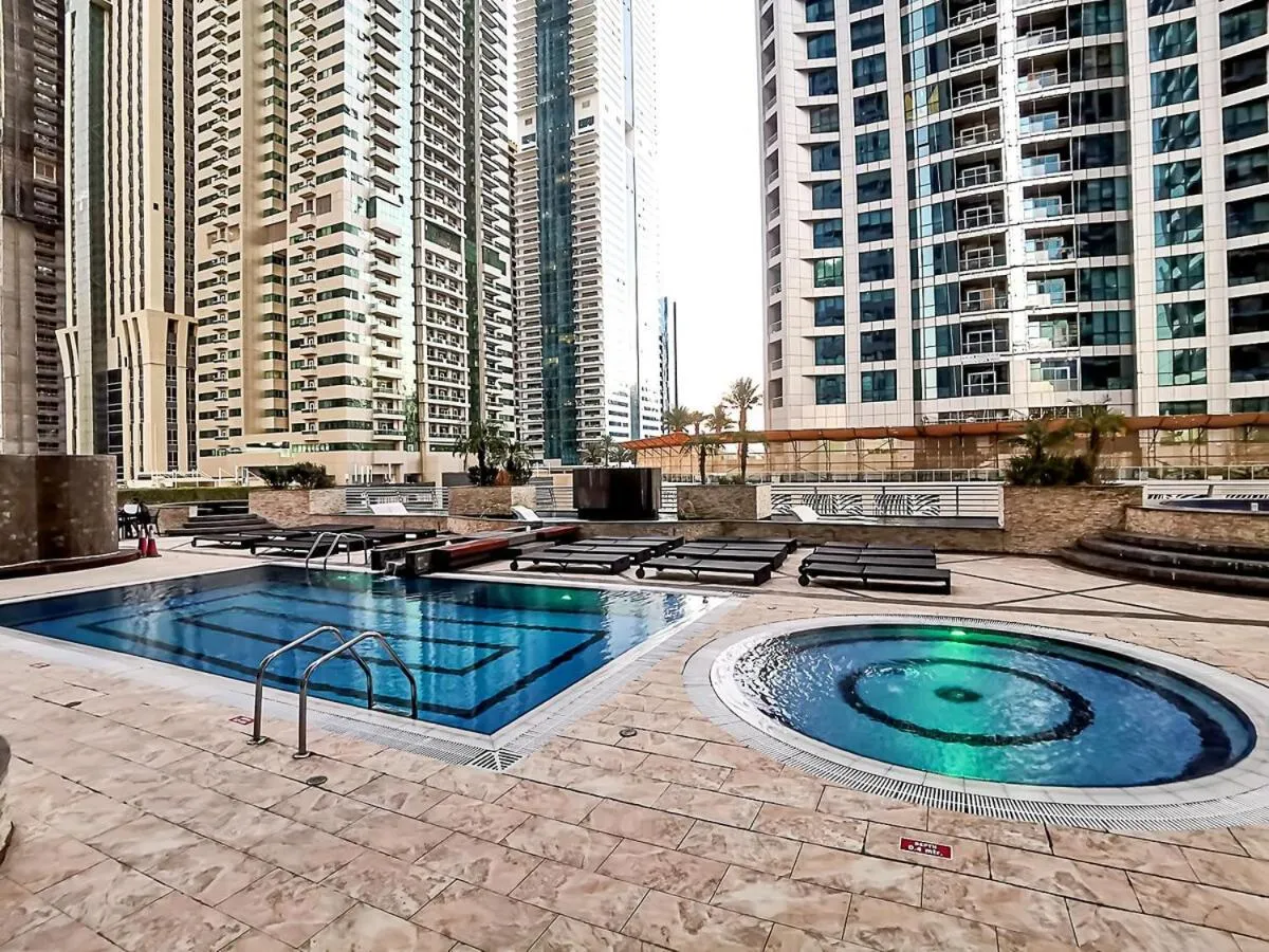 1BR Cool Vibes Pool Views Dubai Marina — صورة 4