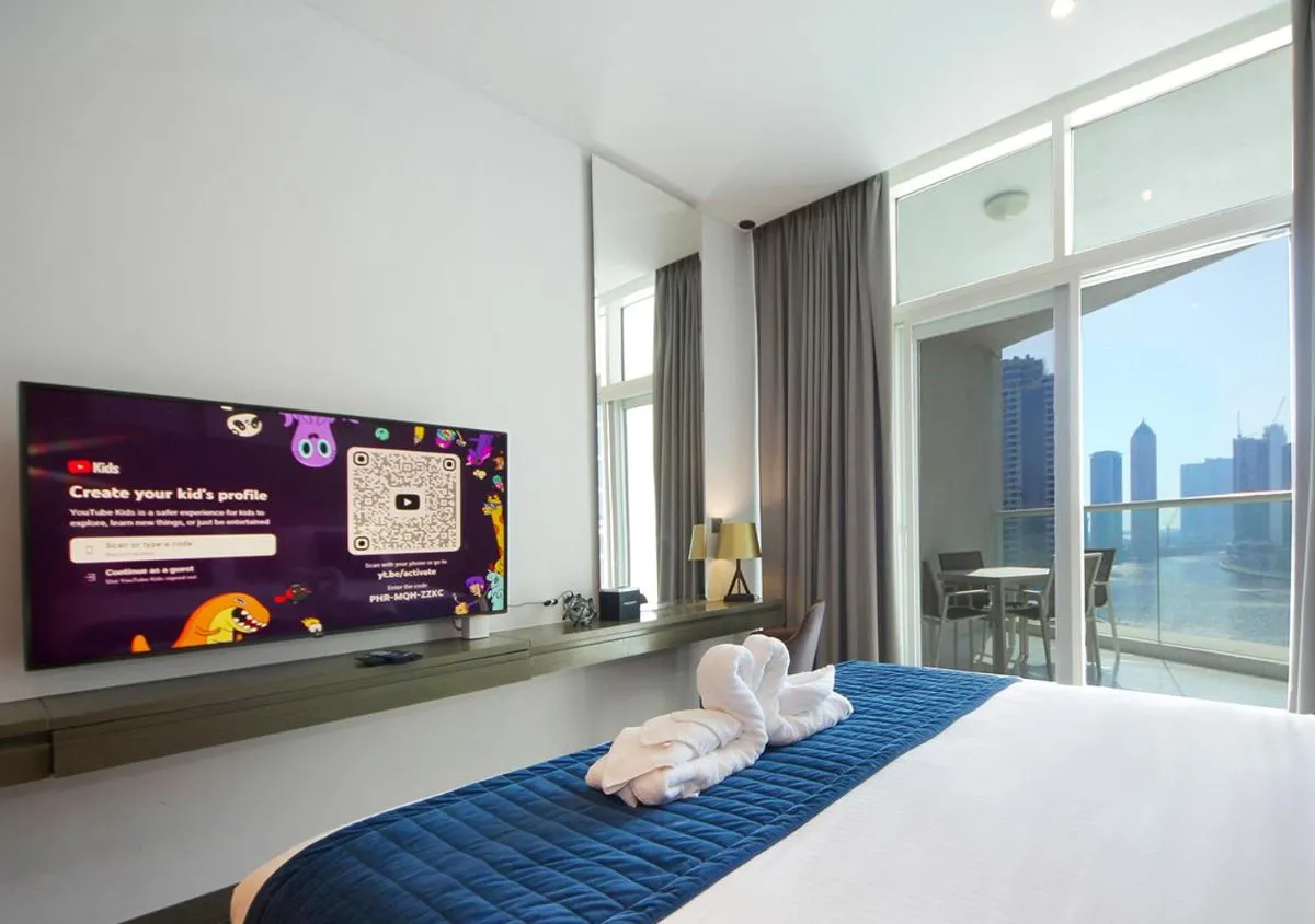 ⁨Elegant Studio with Canal Views DAMAC Prive⁩ — صورة 13