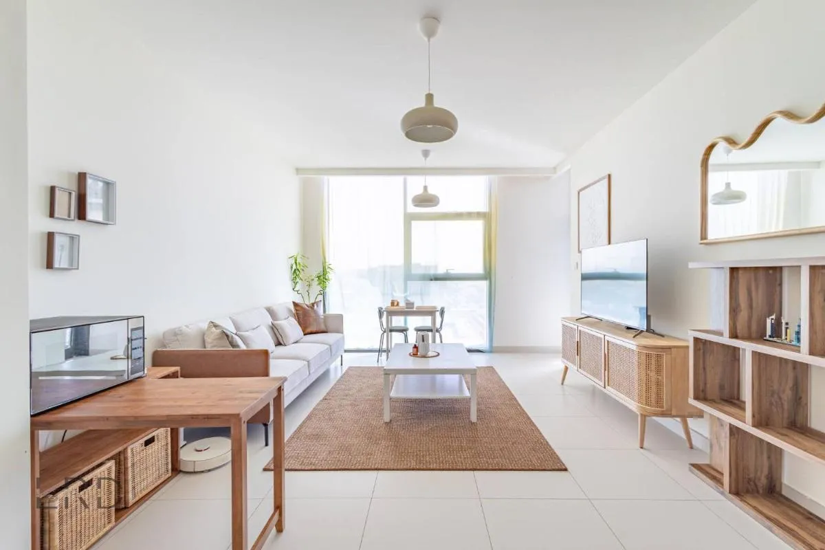 Modern & Vibrant 1BR Dubai Hills — صورة 3