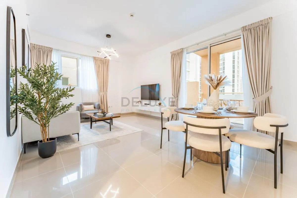 City View 2BR Just Steps from the Mall, Roxana Residence B, Jumeirah Village Circle by Deluxe Holiday Homes