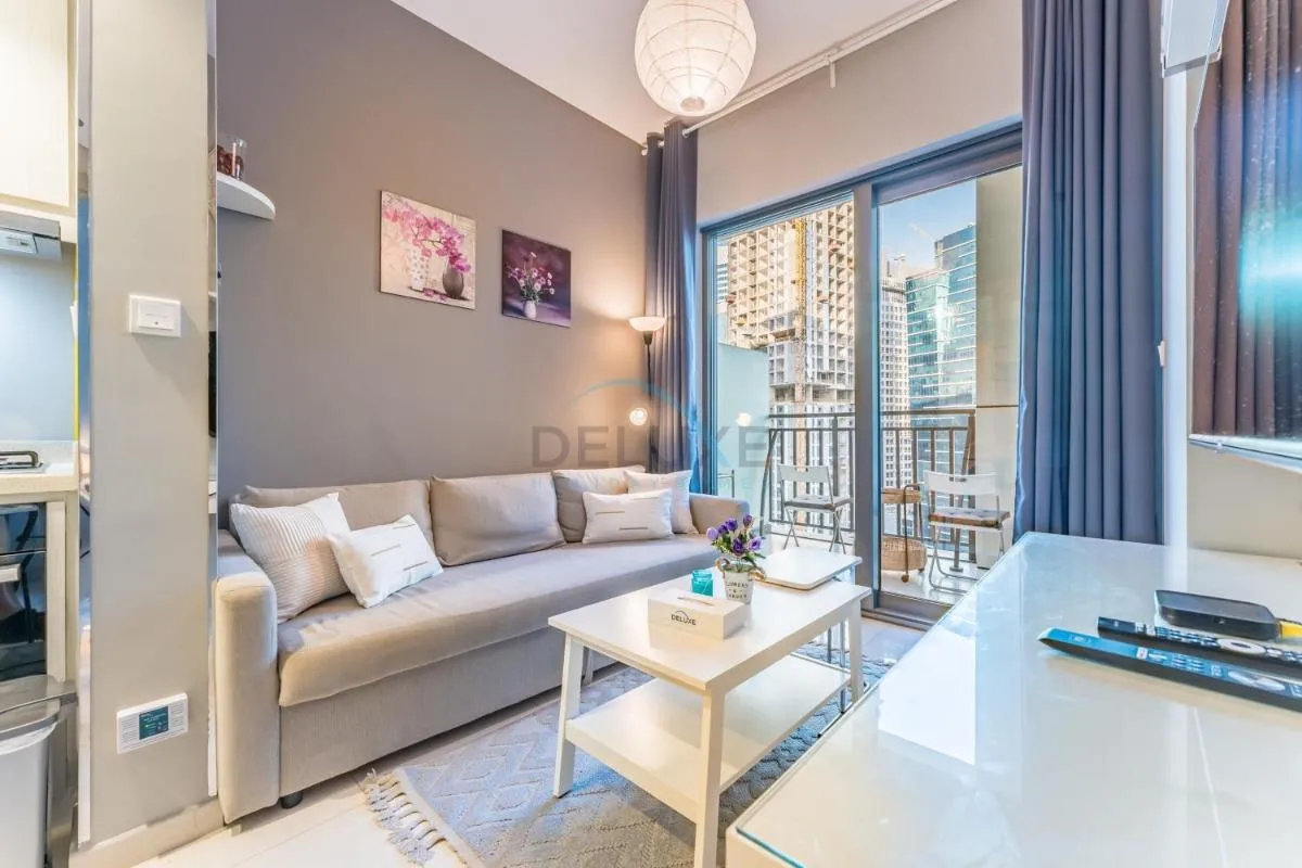 ⁨Dubai Canal and City Views 1BR, Minutes Drive to Burj Khalifa, DAMAC Zada Tower, Business Bay by Deluxe Holiday Homes⁩ — صورة 5