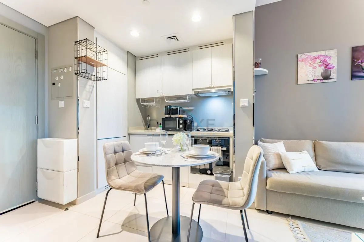 ⁨Dubai Canal and City Views 1BR, Minutes Drive to Burj Khalifa, DAMAC Zada Tower, Business Bay by Deluxe Holiday Homes⁩ — صورة 8