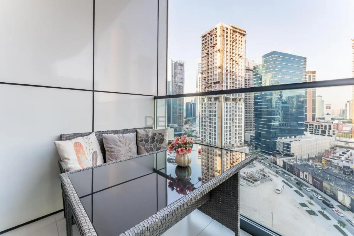 ⁨Dubai Canal and City Views 1BR, Minutes Drive to Burj Khalifa, DAMAC Zada Tower, Business Bay by Deluxe Holiday Homes⁩ — صورة 11