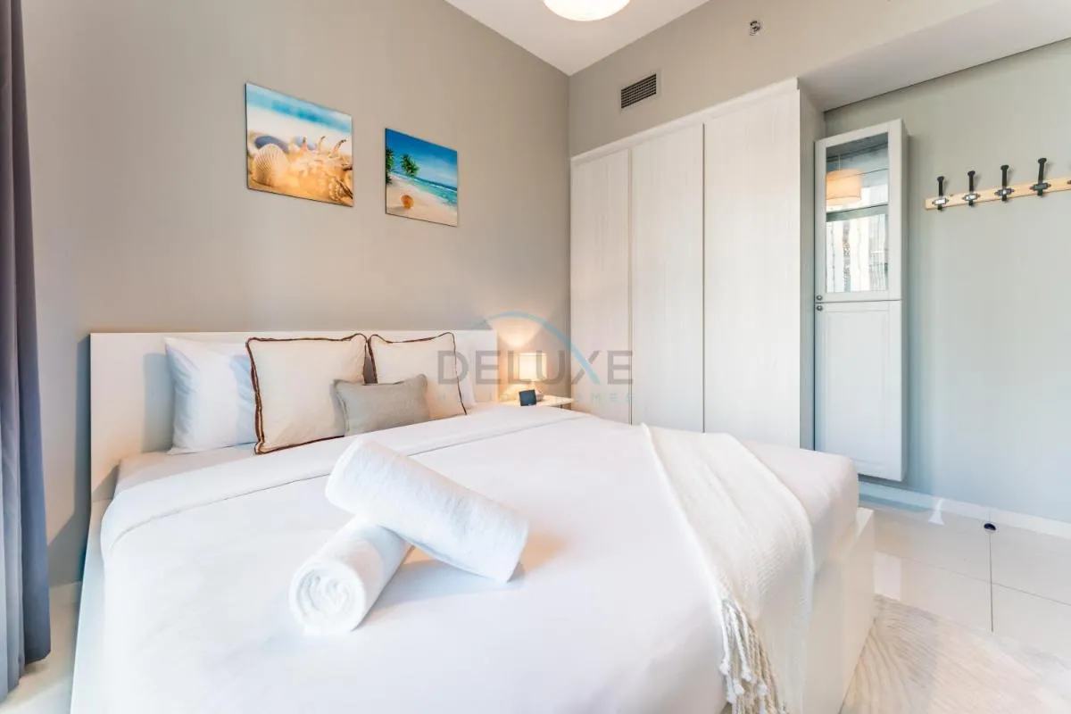 ⁨Dubai Canal and City Views 1BR, Minutes Drive to Burj Khalifa, DAMAC Zada Tower, Business Bay by Deluxe Holiday Homes⁩ — صورة 14
