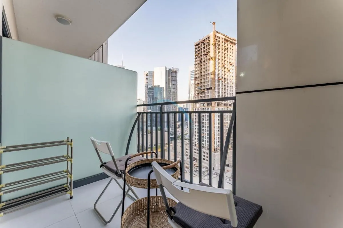 ⁨Dubai Canal and City Views 1BR, Minutes Drive to Burj Khalifa, DAMAC Zada Tower, Business Bay by Deluxe Holiday Homes⁩ — صورة 15