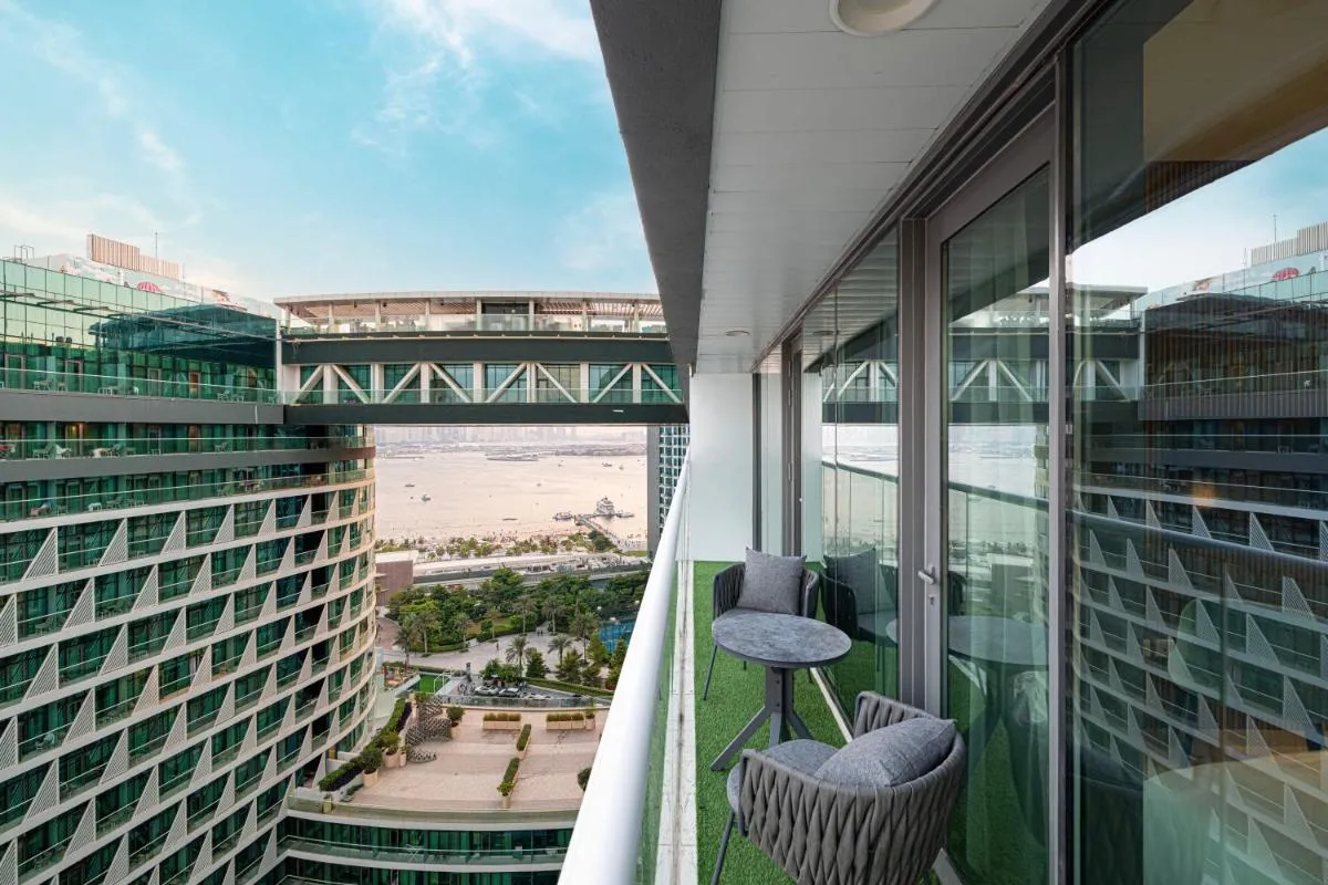 ⁨Palm Jumeirah - Luxe Infinity Pool I Direct Beach Access⁩ — صورة 28