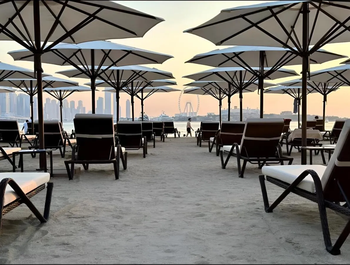⁨Palm Jumeirah - Luxe Infinity Pool I Direct Beach Access⁩ — صورة 22