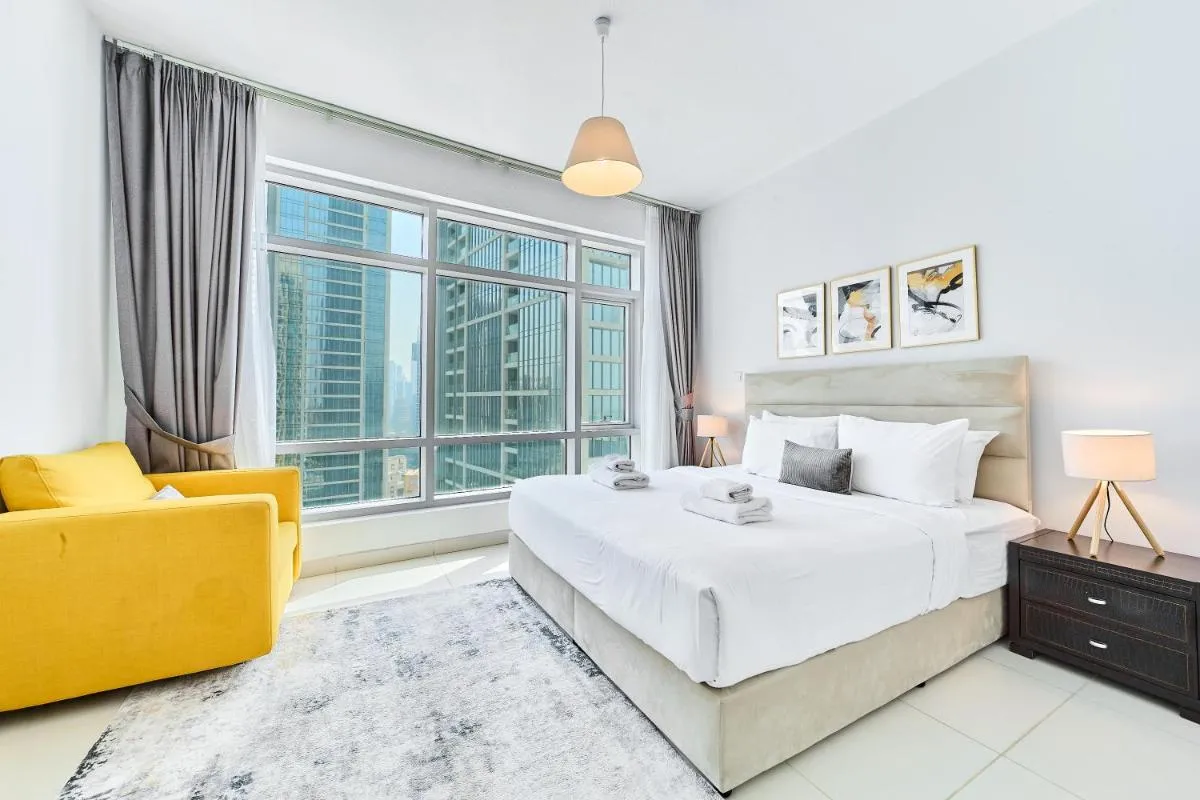⁨2BR at Lofts West Near Dubai Mall and Burj Khalifa⁩ — صورة 3