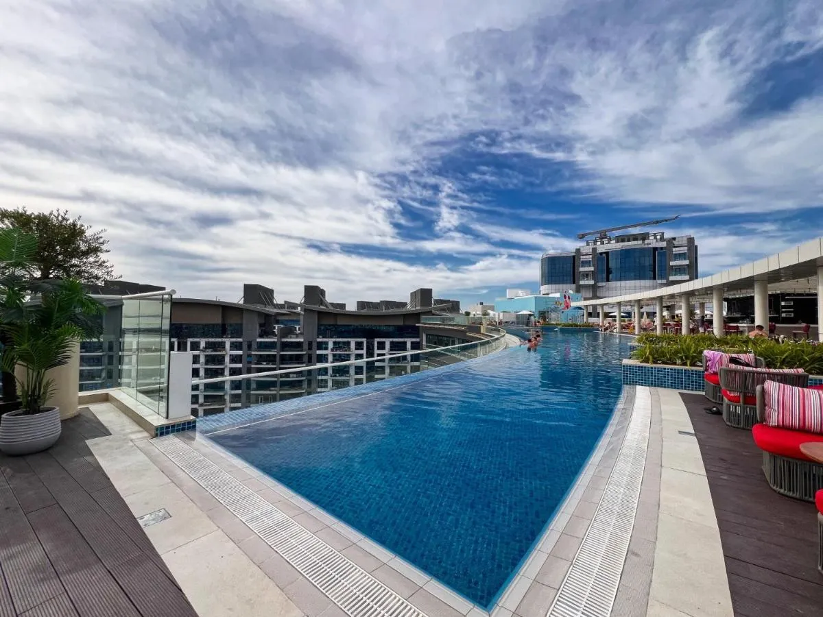 ⁨Palm Jumeirah - Luxe Infinity Pool I Direct Beach Access⁩ — صورة 32
