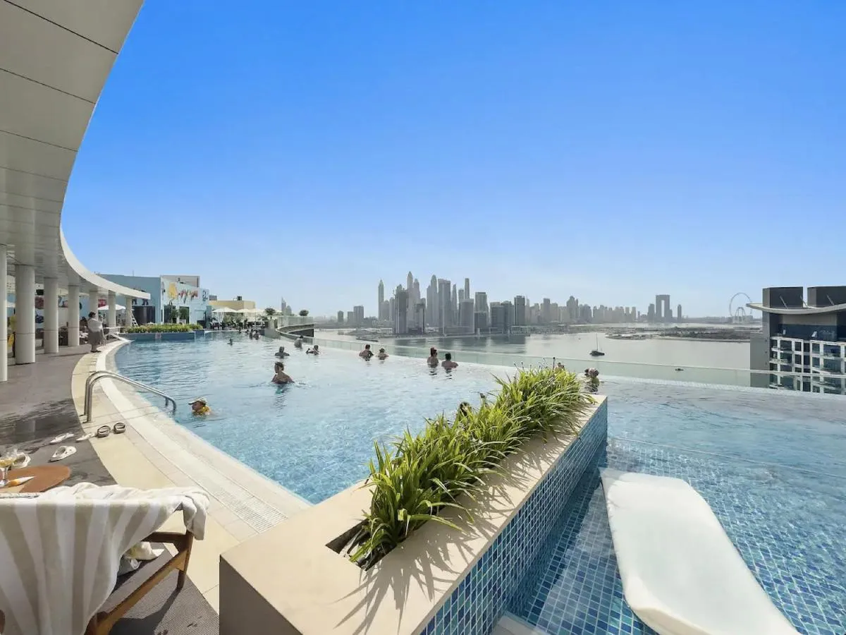 Palm Jumeirah - Luxe Infinity Pool I Direct Beach Access - دبي، الإمارات