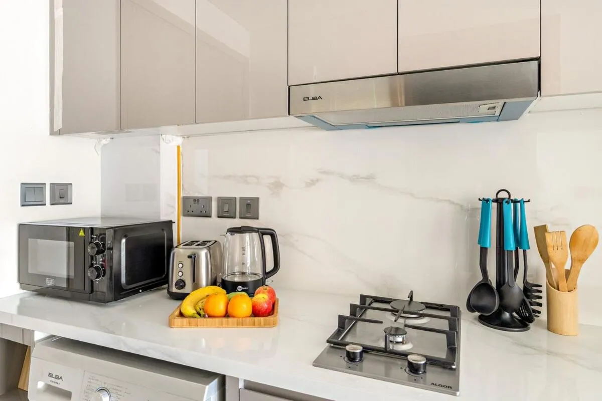 FIRST CLASS Studio Modern Vibes in Dubai — صورة 2