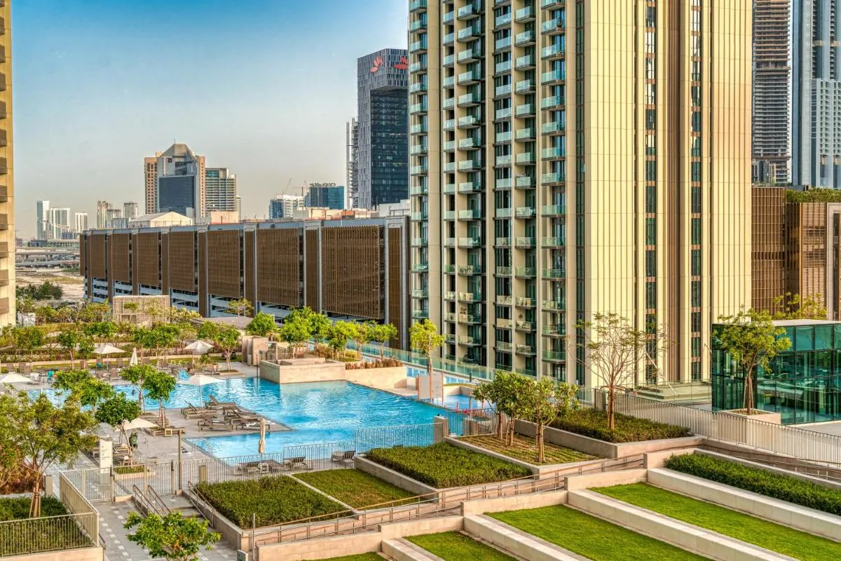 ⁨Dubai Mall Connection - Burj Views - Turf Balcony⁩ — صورة 36