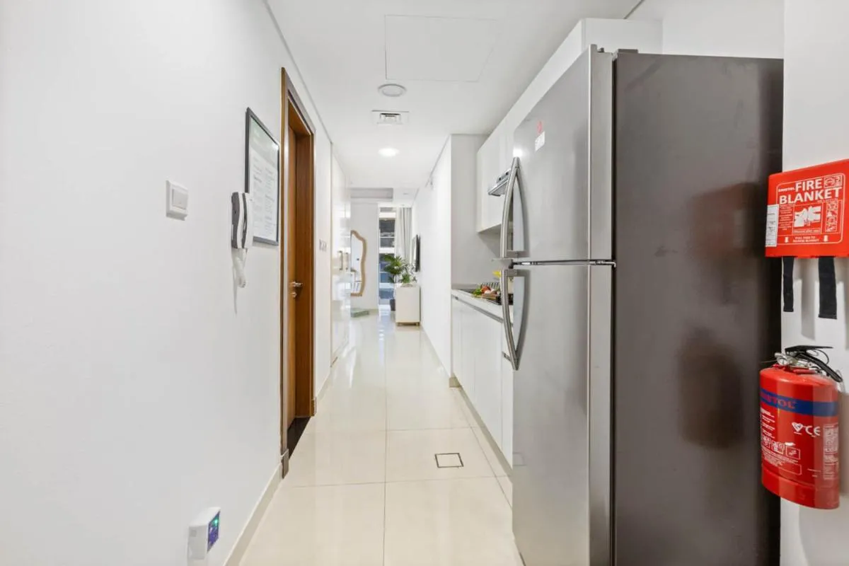 ⁨Cozy Studio 7 Minutes From Dubai Mail⁩ — صورة 30